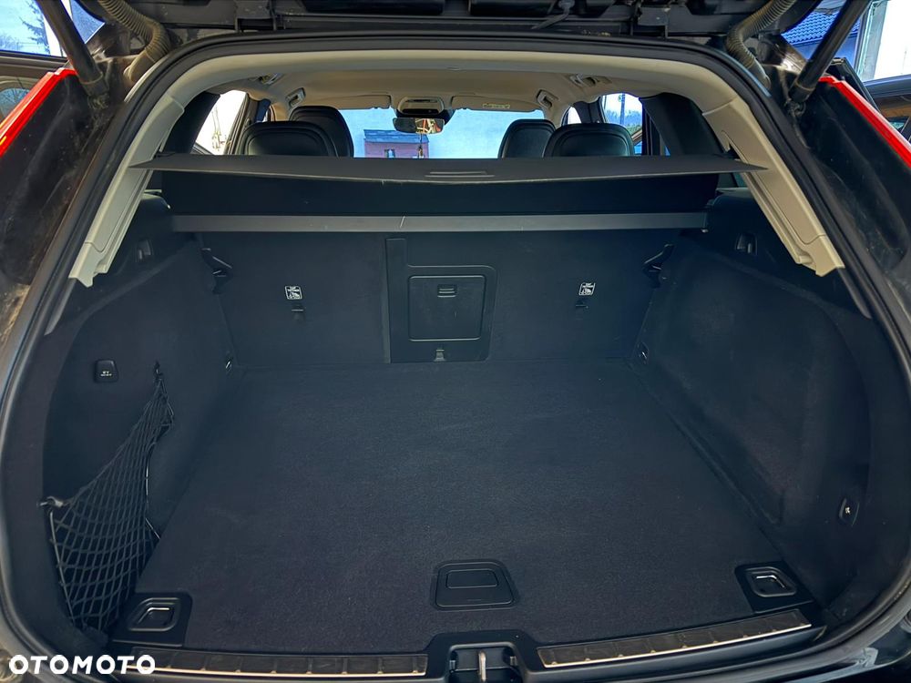 Volvo XC 60 D4 Momentum - 8