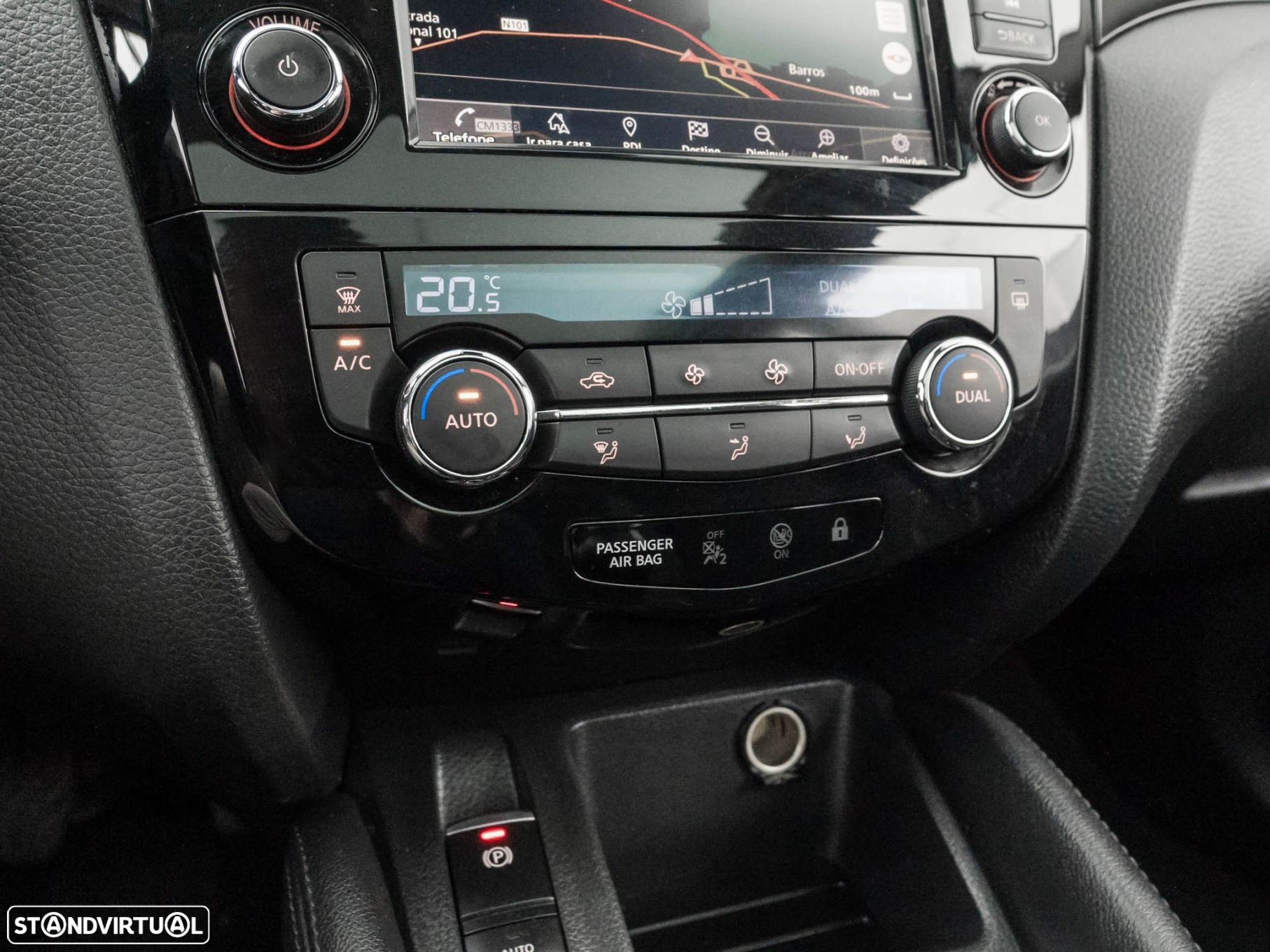 Nissan Qashqai 1.3 DIG-T N-Connecta - 30