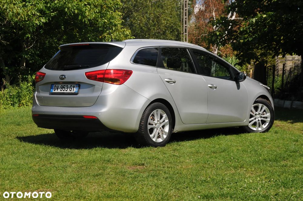 Kia Ceed 1.6 GDI Dream Team Edition - 12