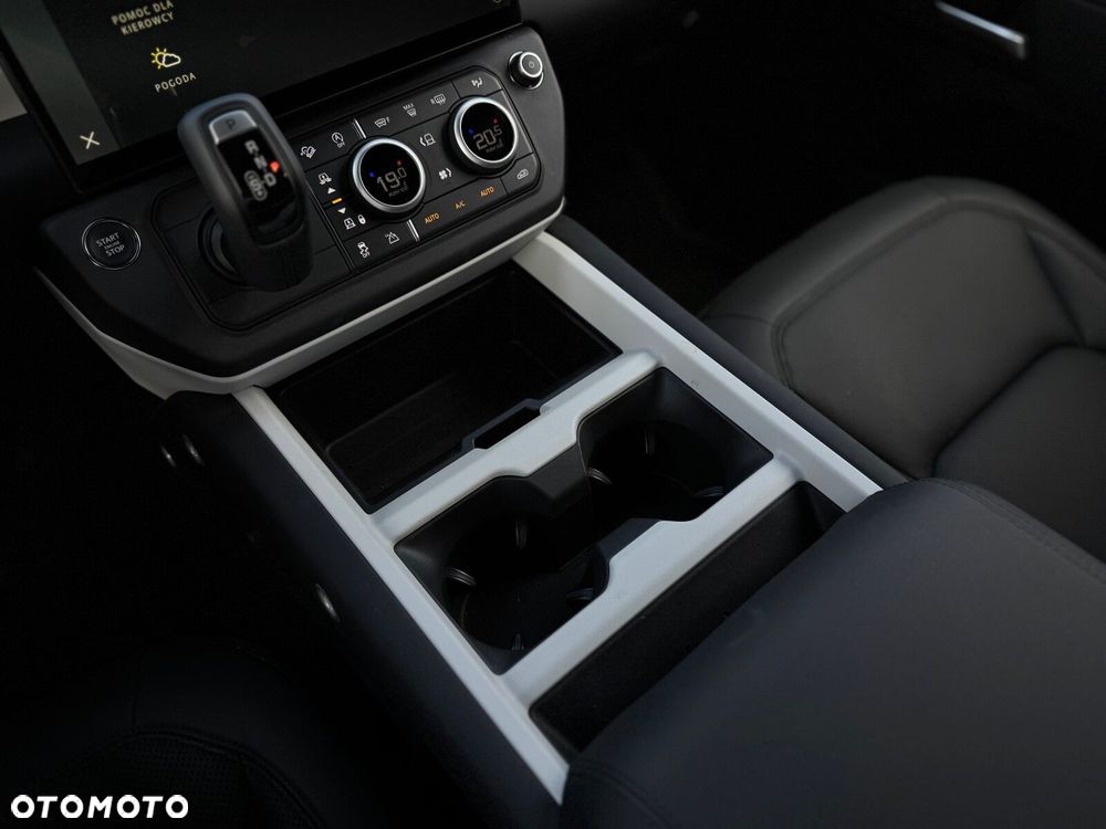 Land Rover Defender - 14