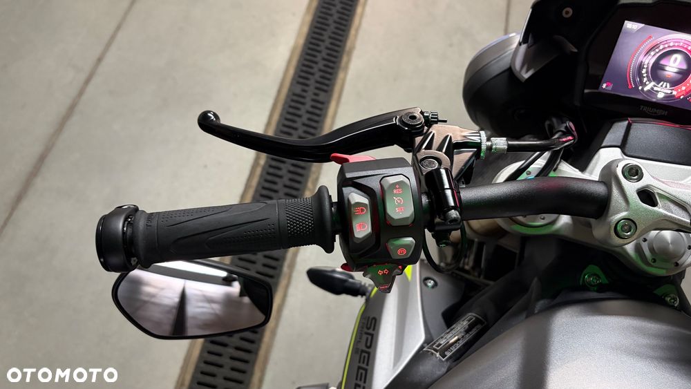 Triumph Speed Triple - 8