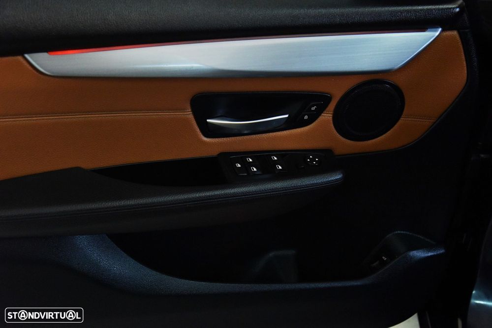 BMW 216 Active Tourer d Line Luxury - 31