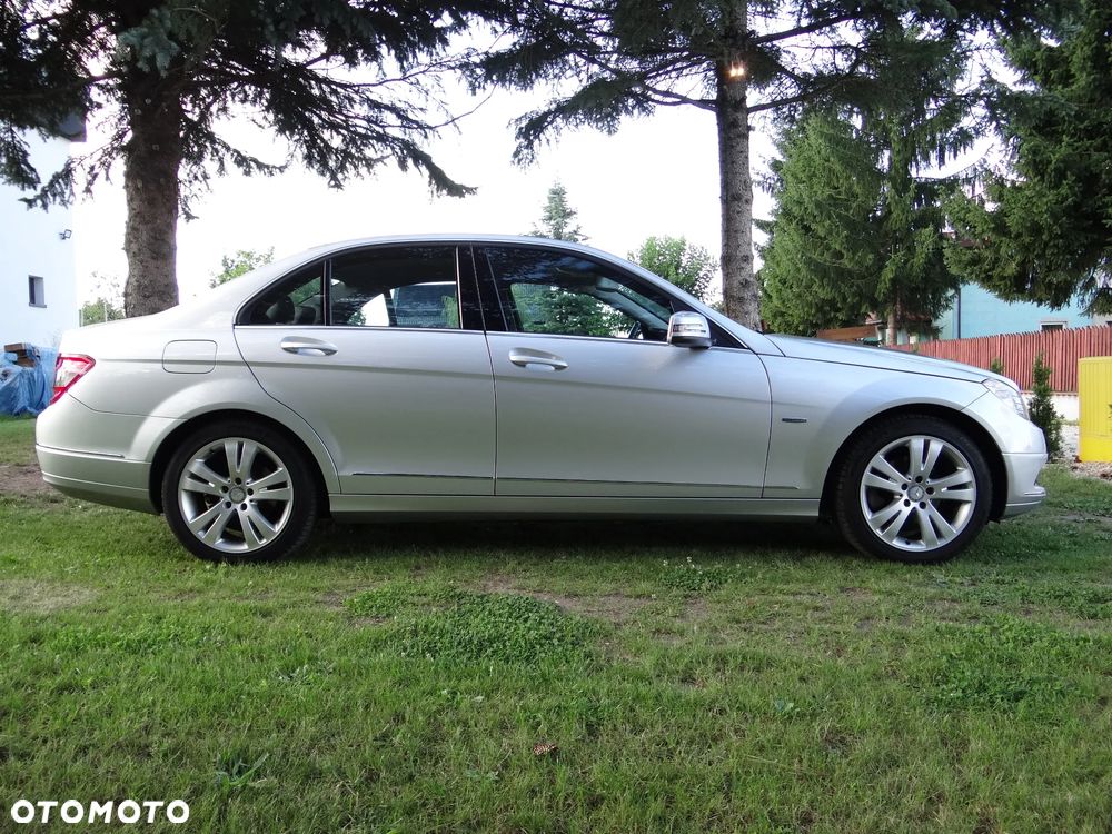 Mercedes-Benz Klasa C 180 BlueEFFICIENCY 7G-TRONIC Avantgarde - 12