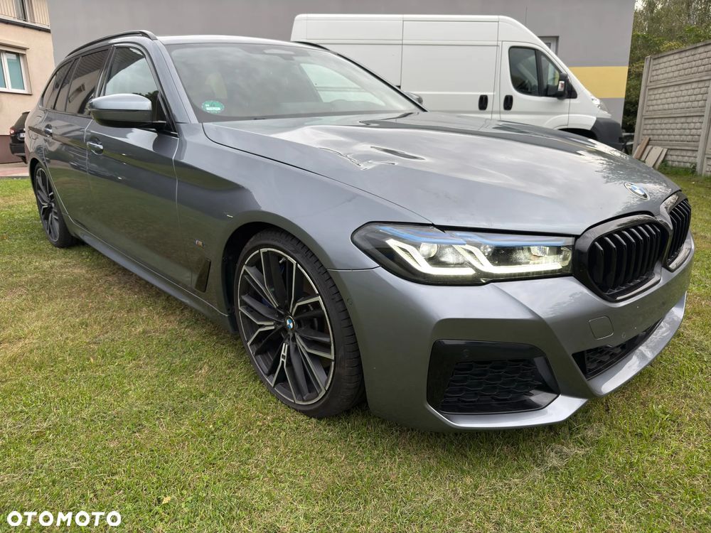 BMW Seria 5 540d xDrive Touring M Sport Edition - 2