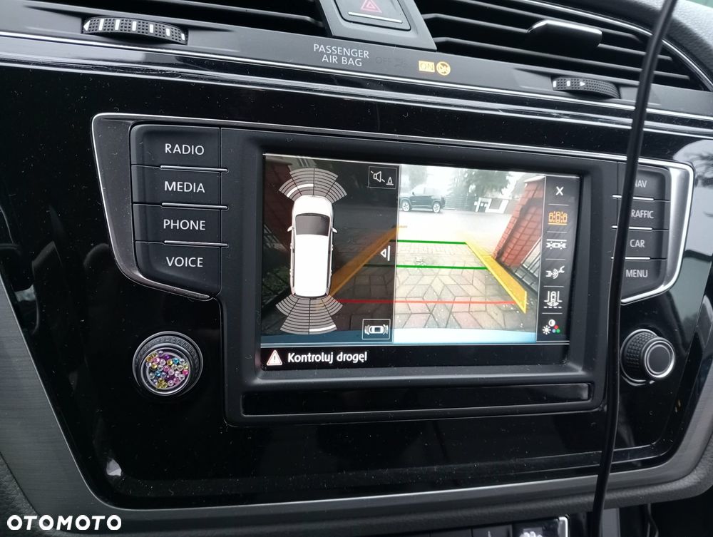 Volkswagen Touran 2.0 TDI SCR (BlueMotion Technology) DSG Comfortline - 25