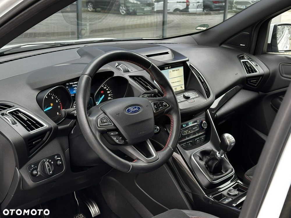 Ford Kuga 1.5 EcoBoost 2x4 ST-Line - 12