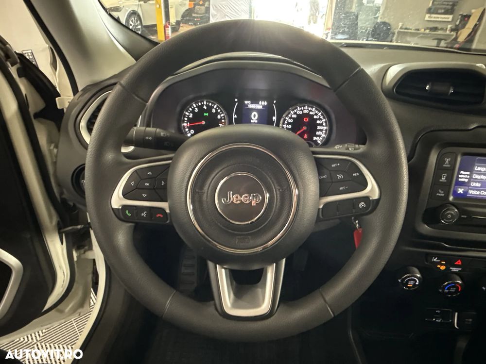 Jeep Renegade - 17