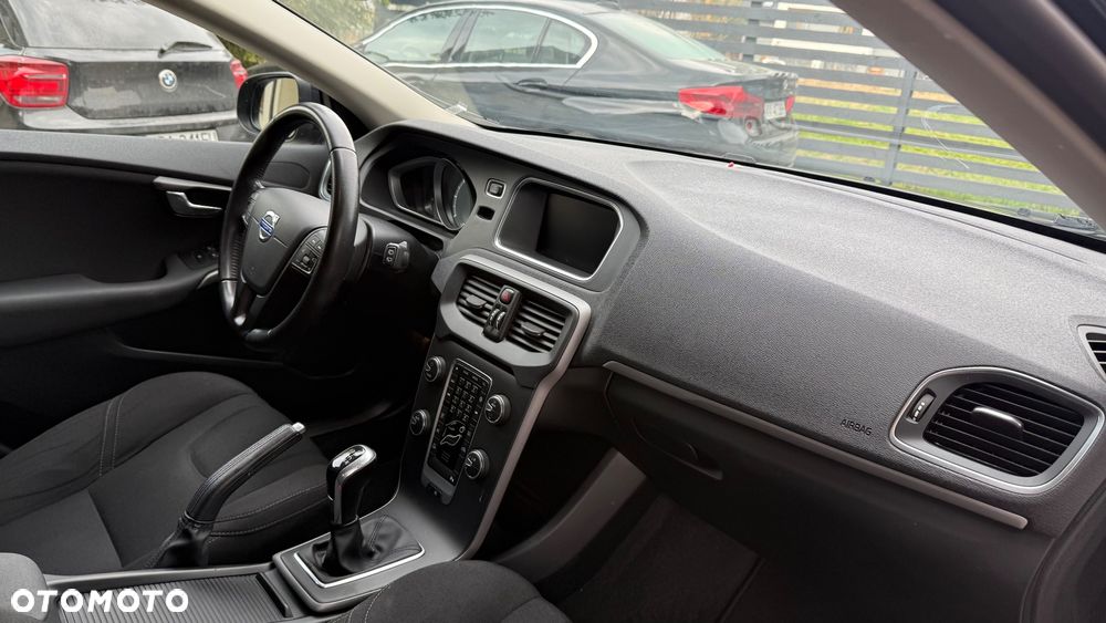 Volvo V40 D2 Summum - 32