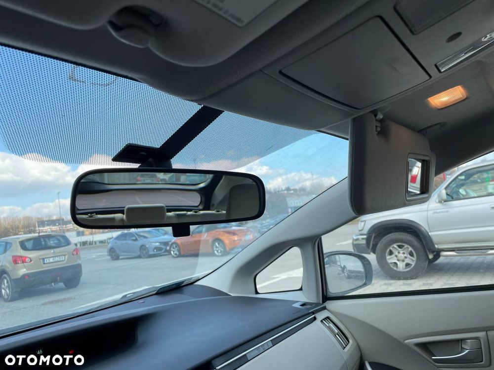 Toyota Prius (Hybrid) Comfort - 16