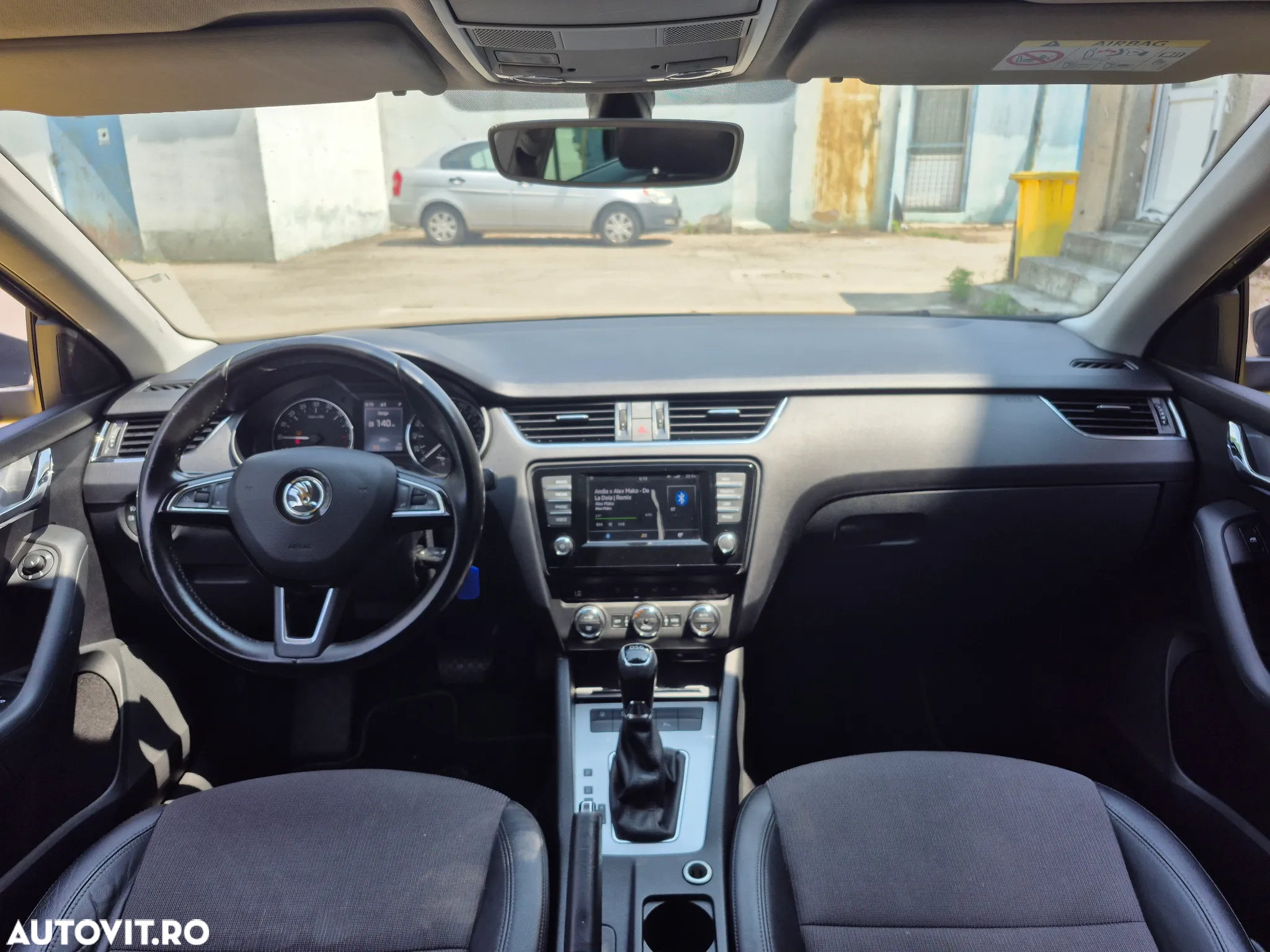 Skoda Octavia 1.6 TDI DSG Style - 4
