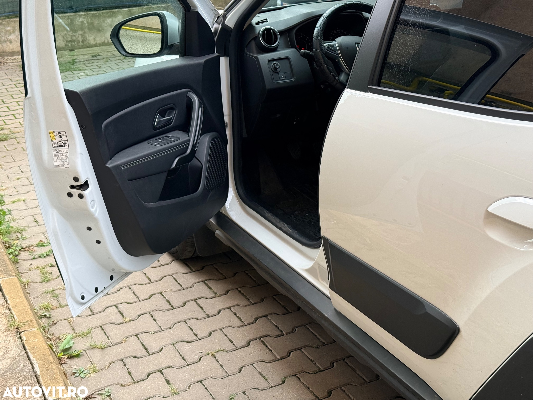 Dacia Duster TCe 130 GPF Prestige jante 17" - 10