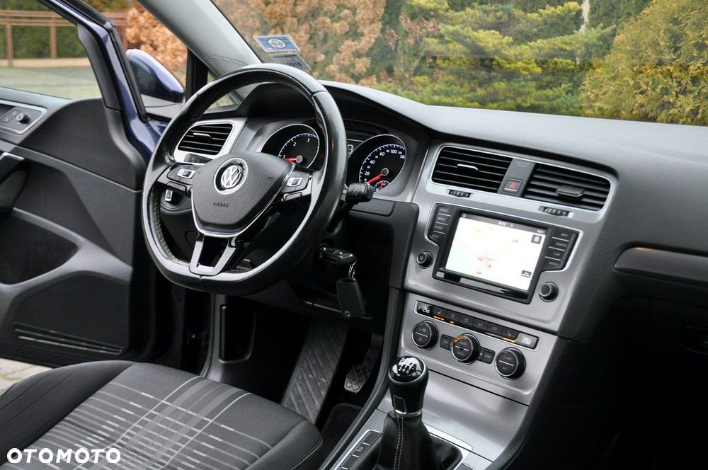 Volkswagen Golf - 26