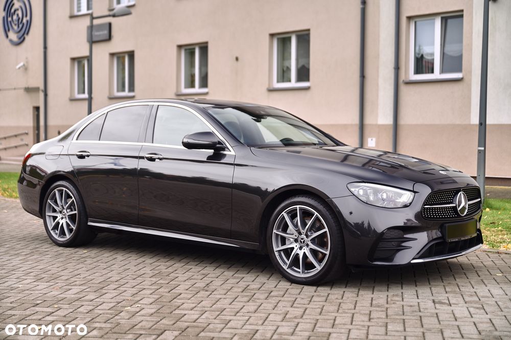 Mercedes-Benz Klasa E 200 4-Matic AMG - 18
