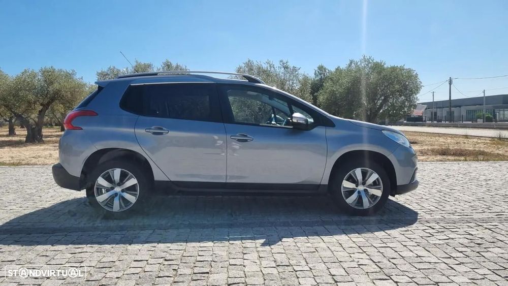 Peugeot 2008 1.2 PureTech Style - 3