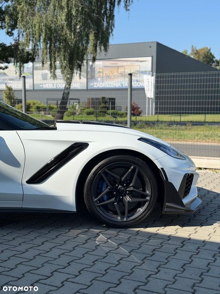 Chevrolet Corvette - 3