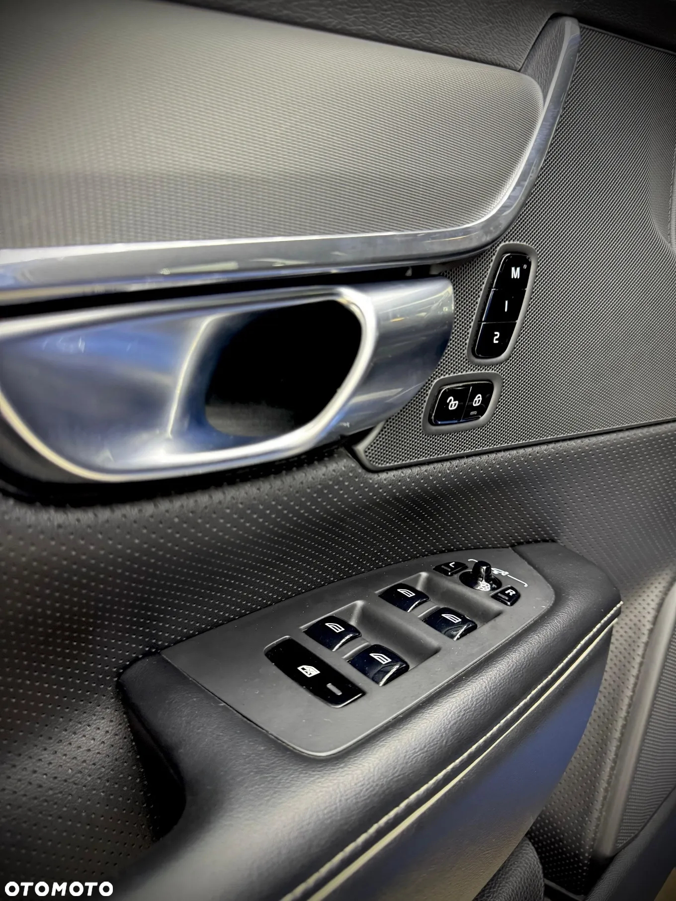 Volvo V90 D5 AWD R-Design - 13