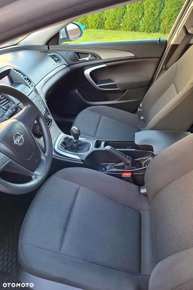 Opel Insignia 1.6 - 10