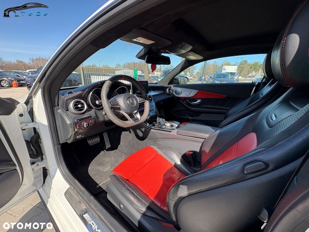 Mercedes-Benz Klasa C AMG 63 S AMG Speedshift 7G-MCT Edition 1 - 32