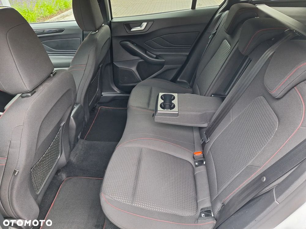 Ford Focus 1.5 EcoBoost ST-Line X - 21