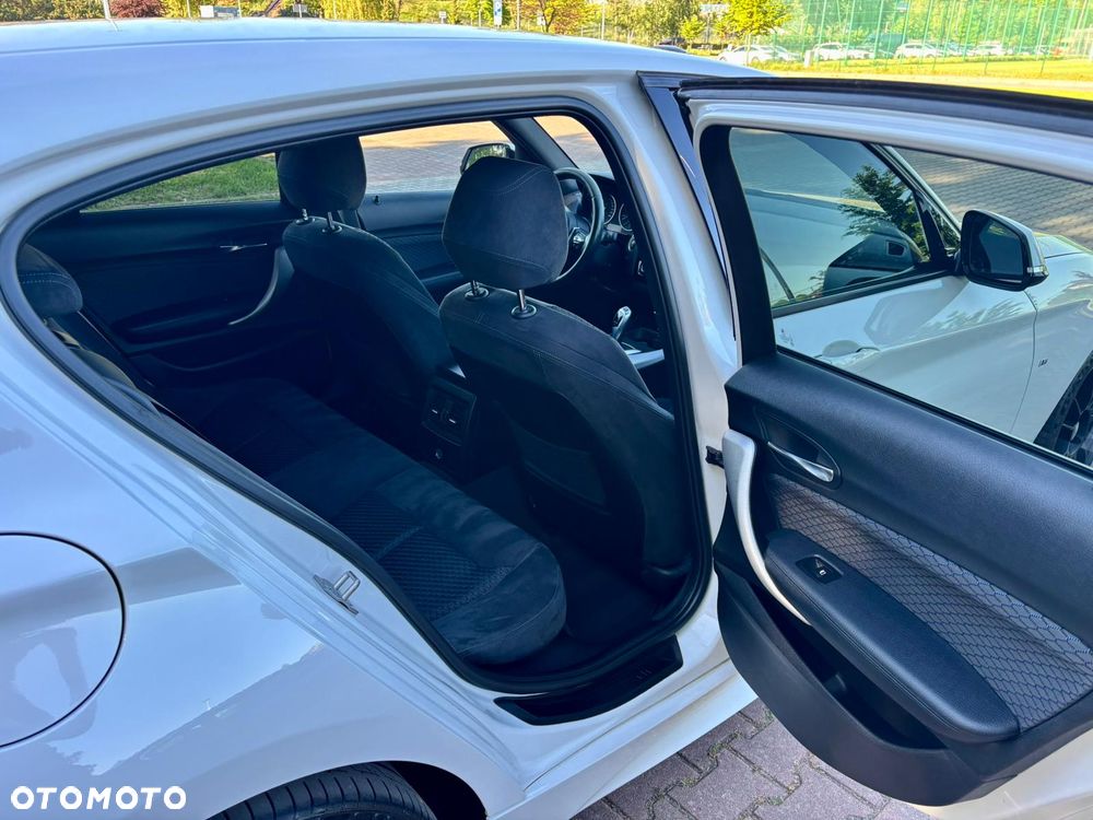 BMW Seria 1 120d M Sport - 34