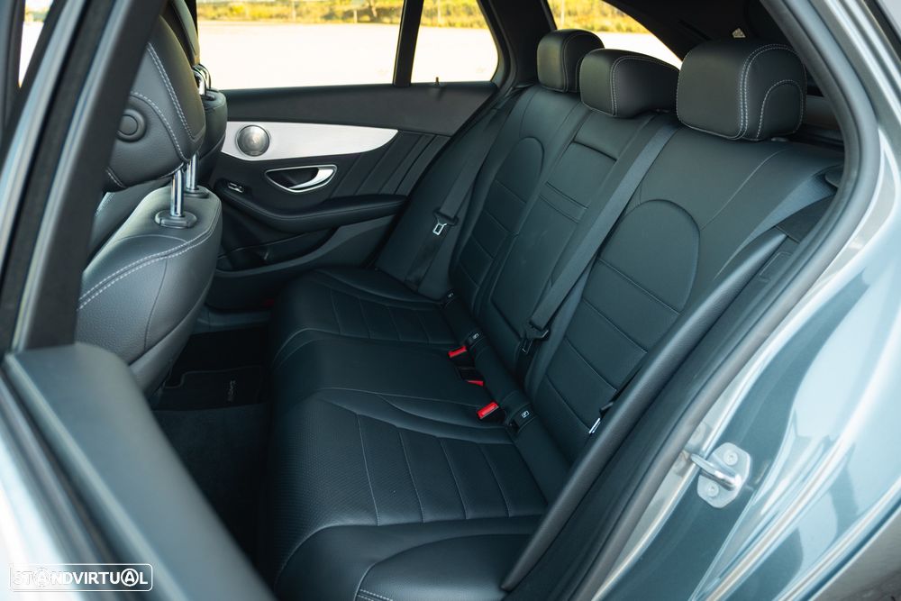 Mercedes-Benz C 300 de AMG Line - 19