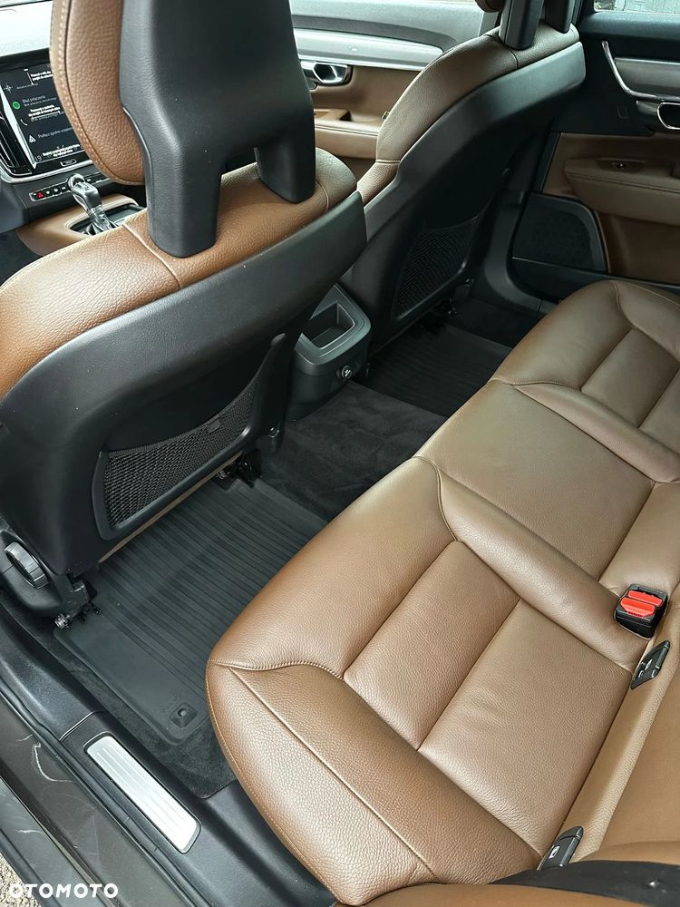 Volvo V90 D4 SCR Momentum Pro - 11