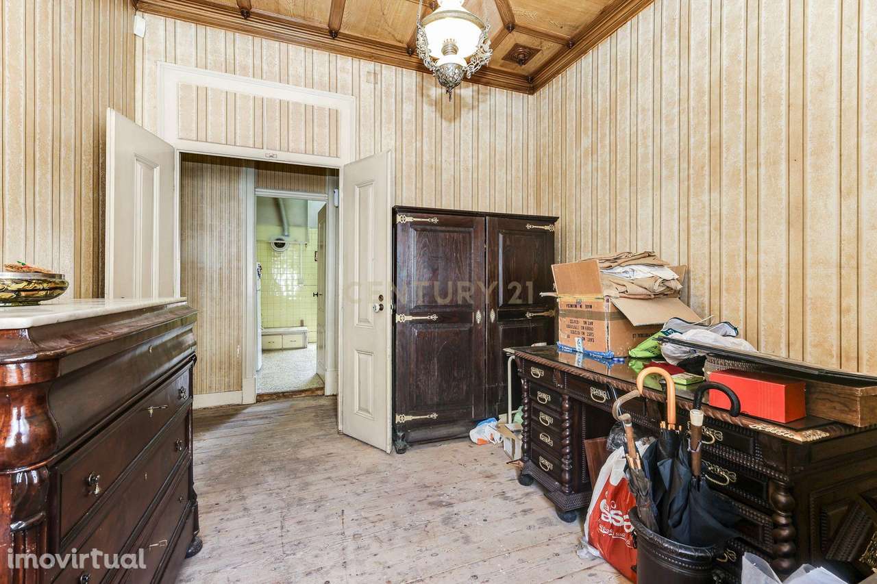 Prédio no Centro Histórico de Odivelas – Habitação+Comércio - Grande imagem: 3/32