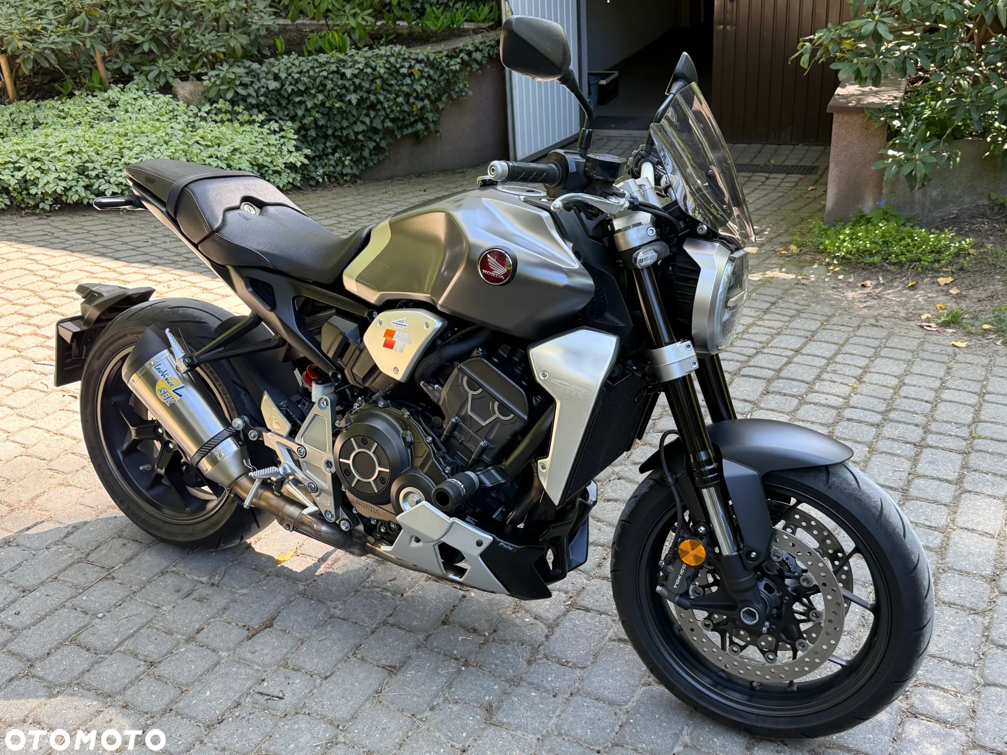 Honda CB - 1