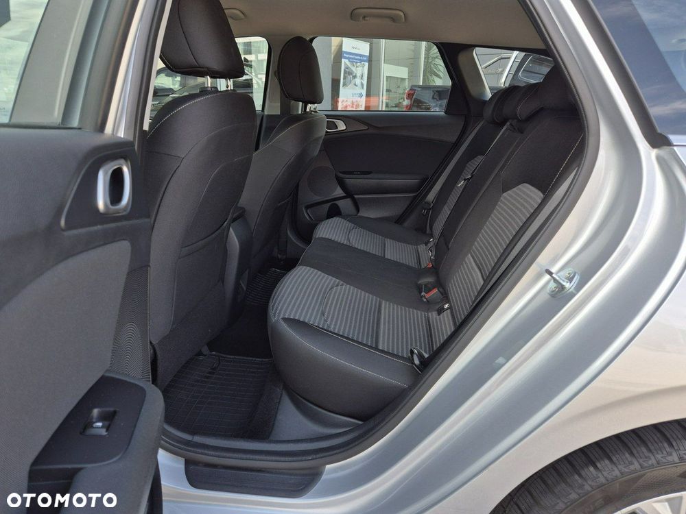 Kia Ceed 1.5 T-GDI M DCT - 14