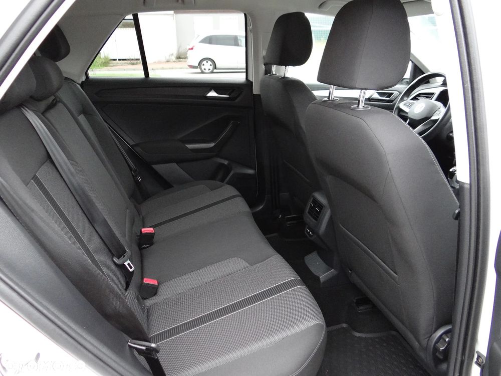 Volkswagen T-Roc - 8