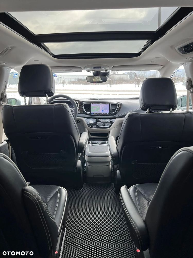 Chrysler Pacifica - 19