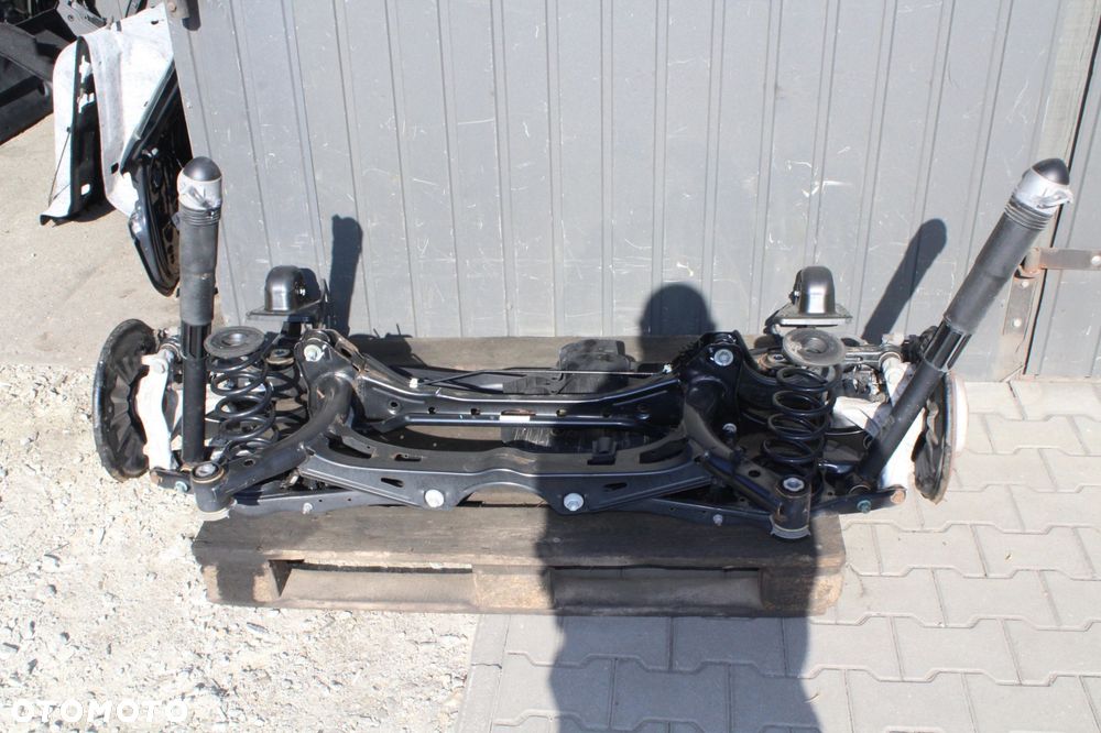 VW Tiguan 5NA zawieszenie wózek tył 3Q0505449A - 1