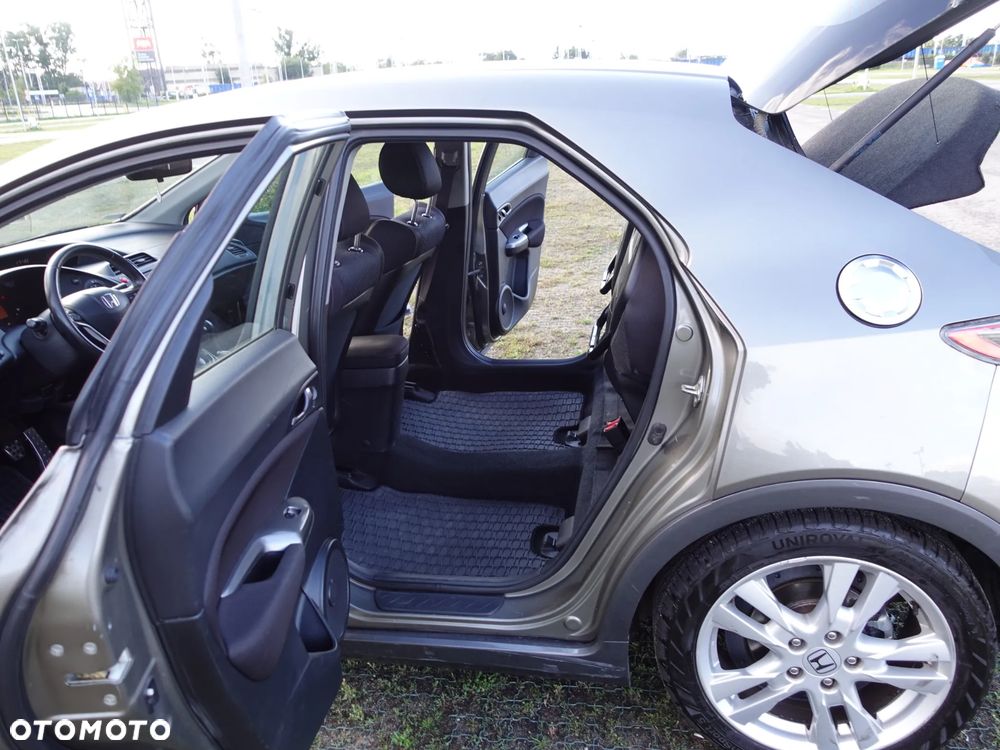 Honda Civic 1.8 Sport - 18