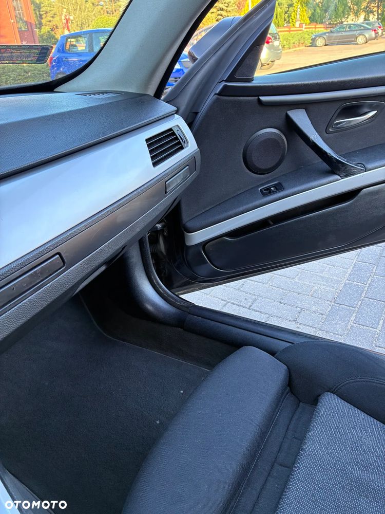 BMW Seria 3 325i - 19