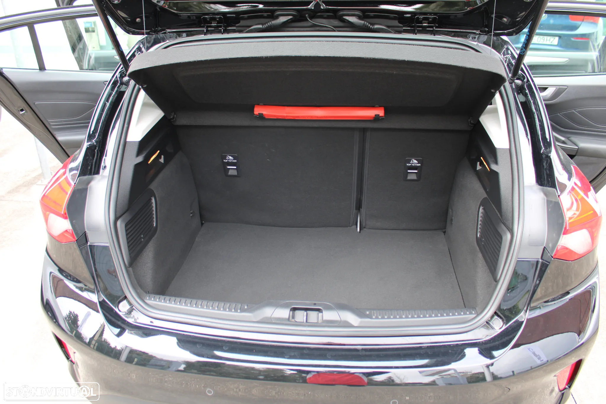 Ford Focus 1.5 TDCi EcoBlue Business Aut. - 44