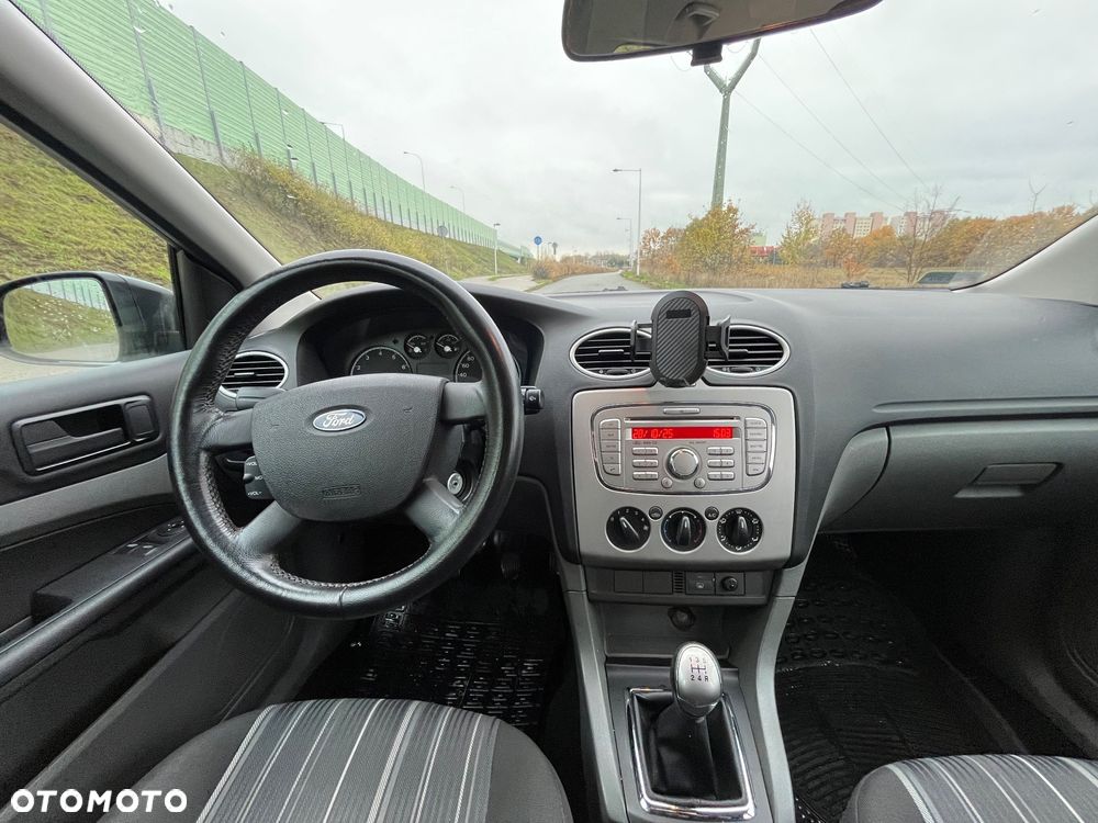 Ford Focus 1.6 Trend - 10