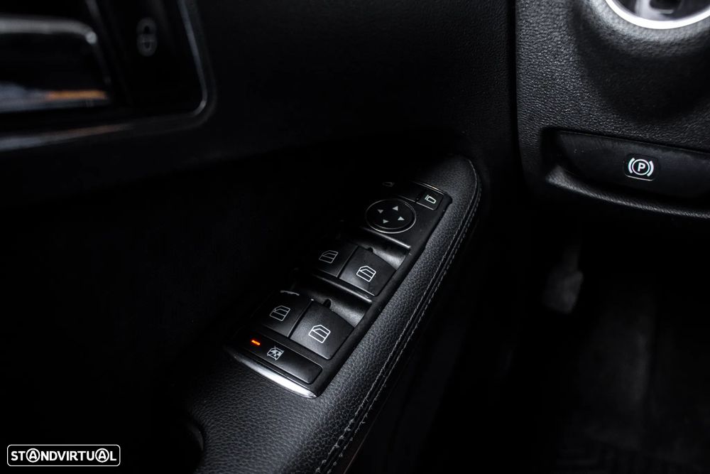 Mercedes-Benz E 220 BlueTEC 9G-TRONIC - 17