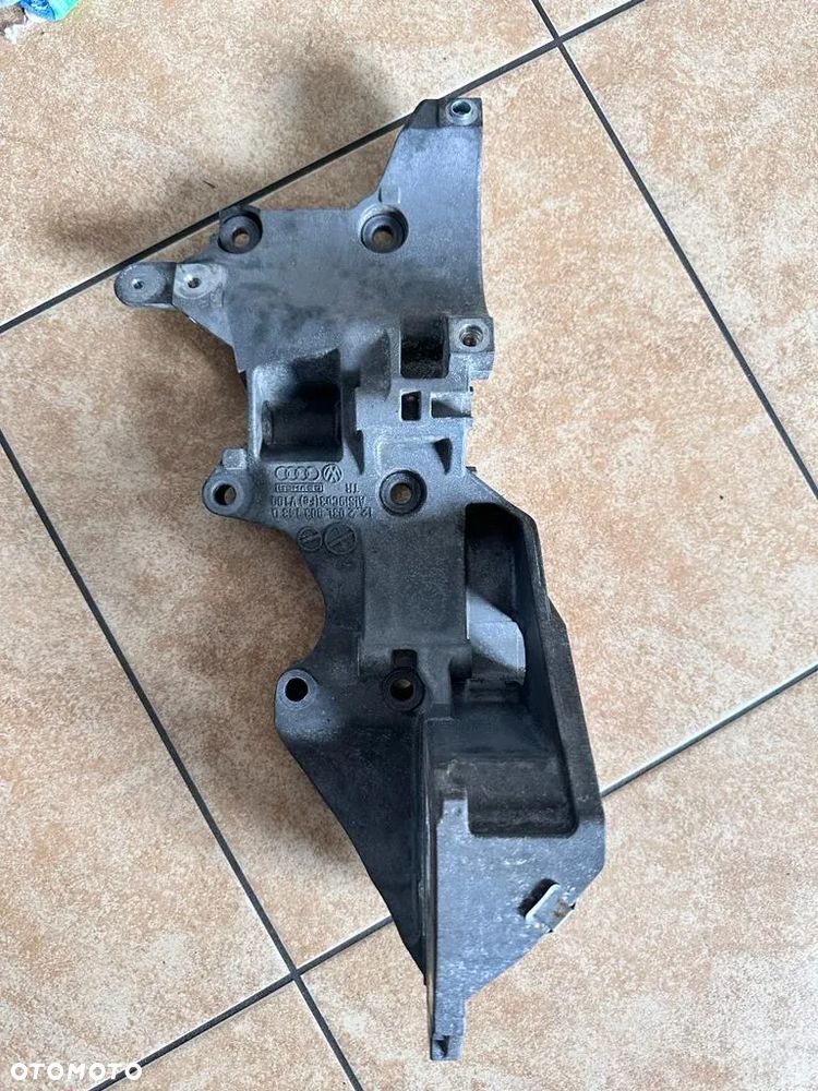 Łapa wspornik mocowanie alternatora VW 03L903143Q - 1