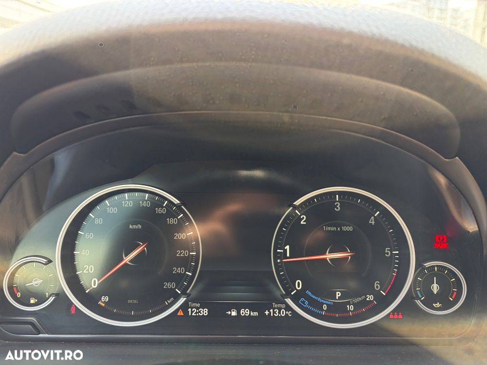 BMW Seria 5 525d xDrive AT - 11