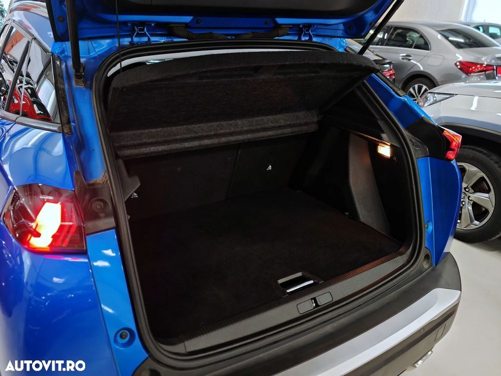 Peugeot 2008 PureTech 130 EAT8 Allure - 23