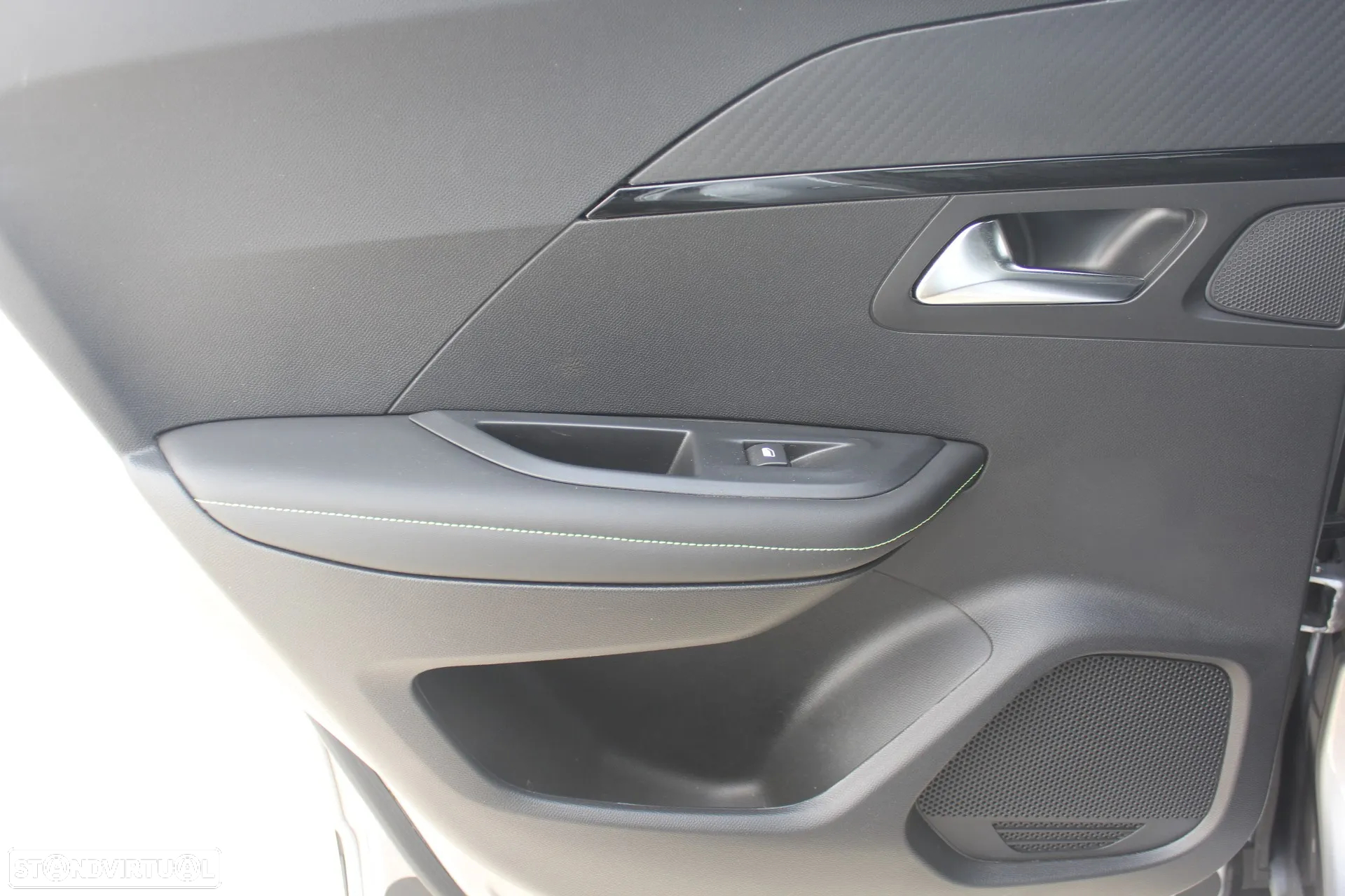 Peugeot 2008 1.2 PureTech GT EAT8 - 22