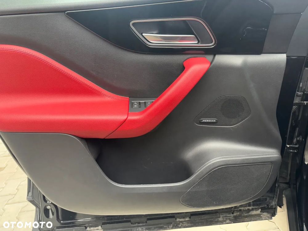 Jaguar F-Pace 25t AWD Prestige - 13