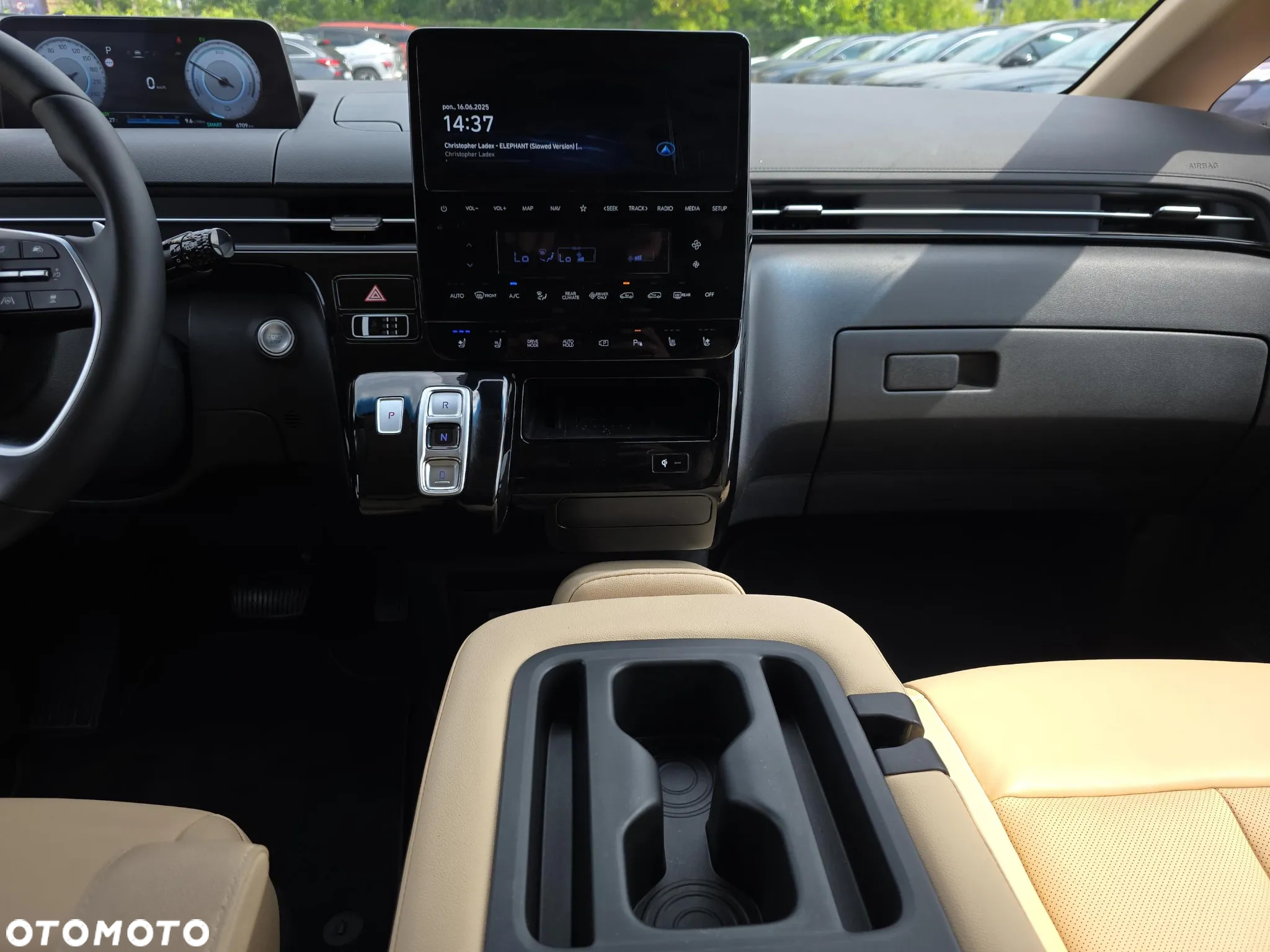 Hyundai Staria 1.6 T-GDI HEV Smart VIP - 19