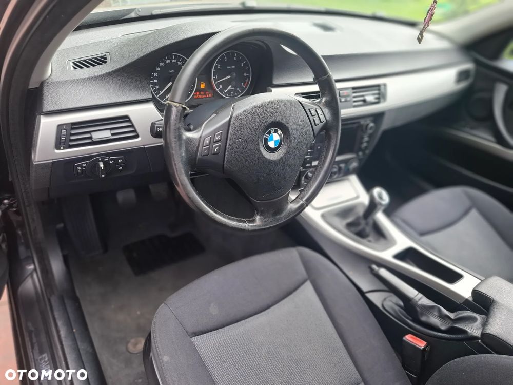 BMW Seria 3 318i - 7