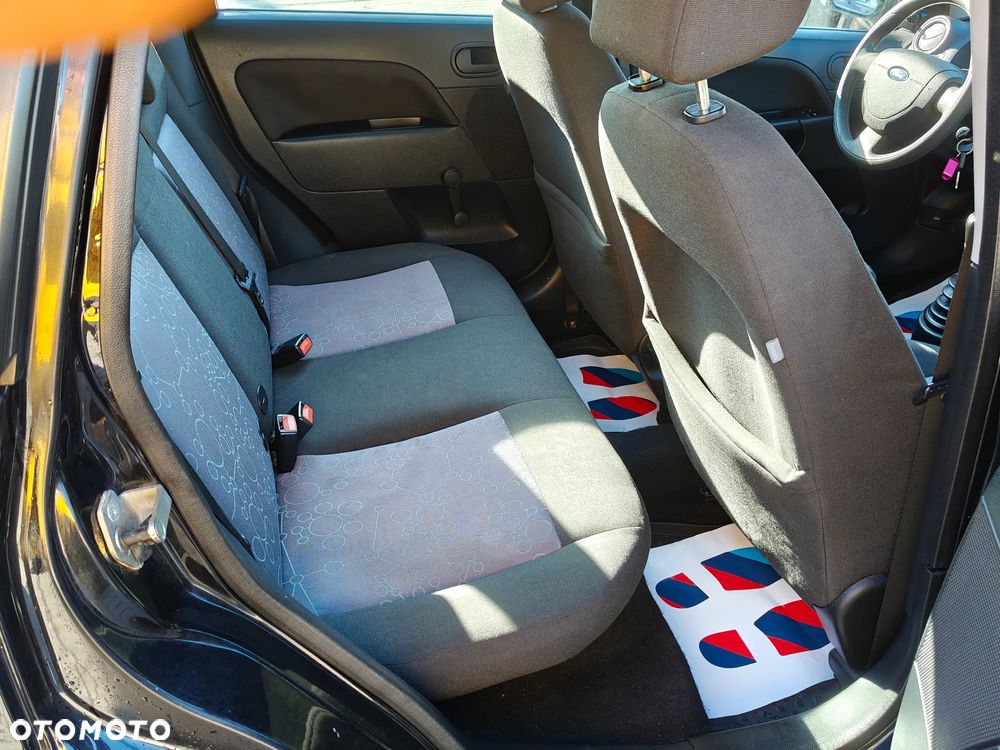 Ford Fiesta 1.3 Ghia - 16