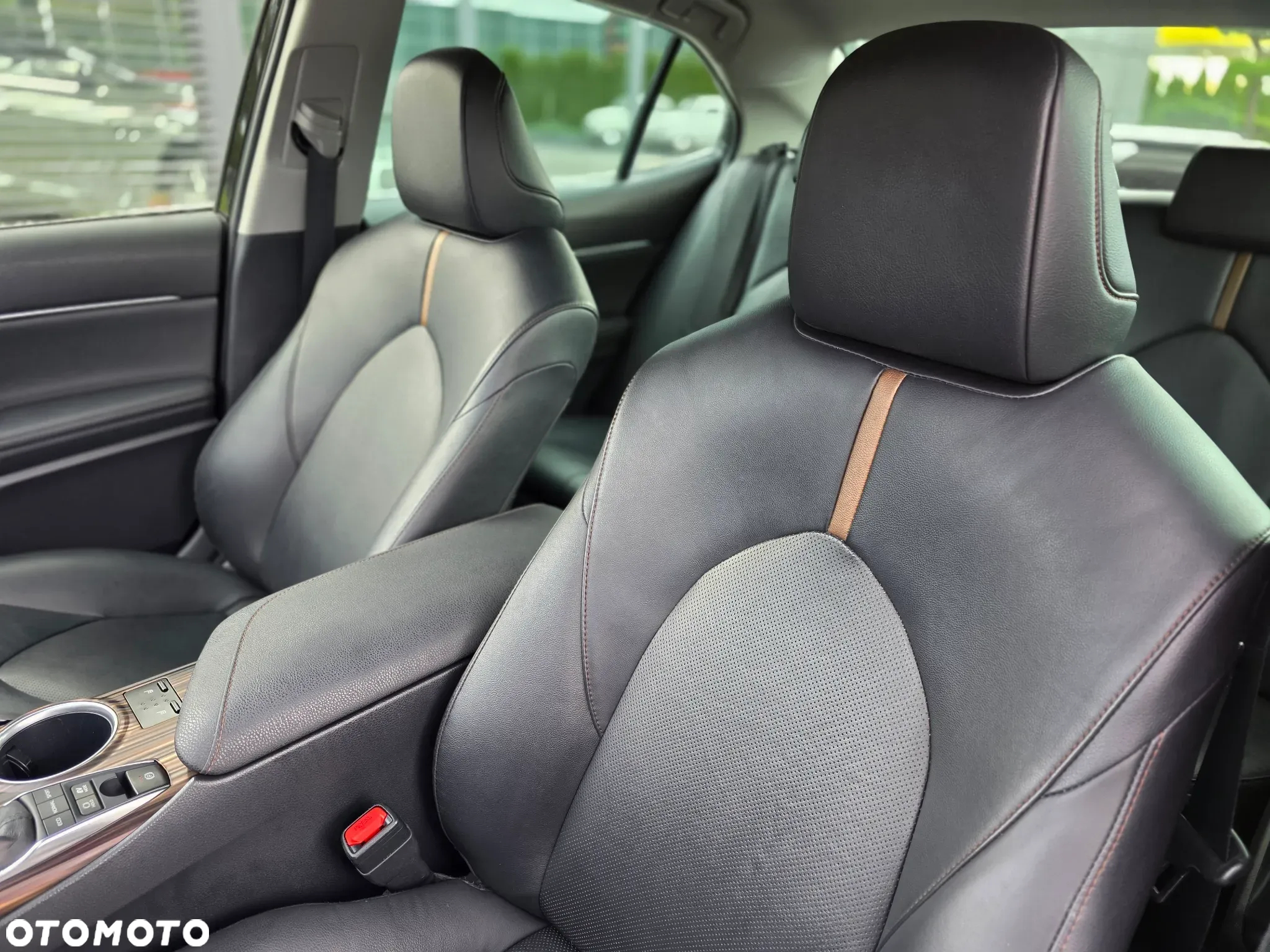 Toyota Camry 2.5 Hybrid Executive CVT - 22