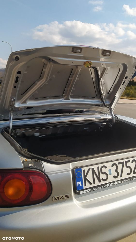 Mazda MX-5 1.6i 16V - 9