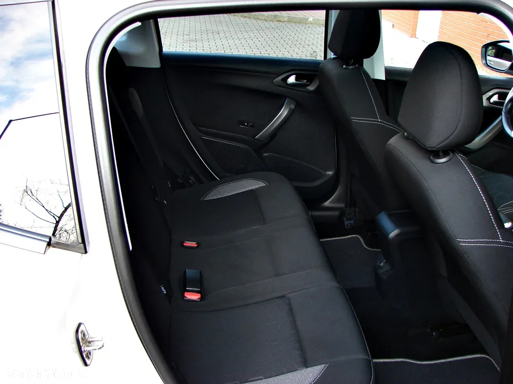 Peugeot 2008 1.2 Pure Tech Style EU6 - 24