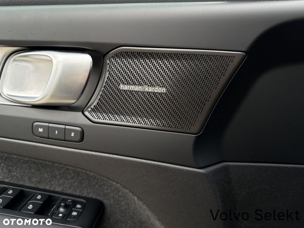 Volvo XC 40 - 25