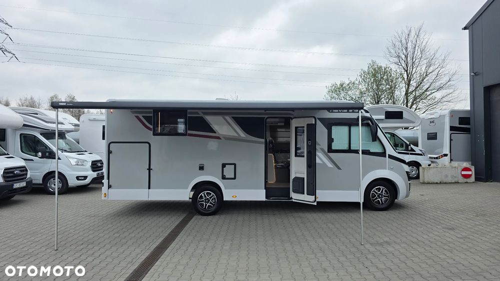 McLOUIS NEVIS 879 - INTEGRA - KAMPER - 29